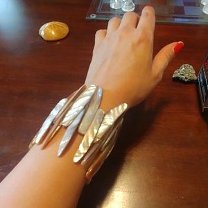 Beautiful mermaid shell bracelet